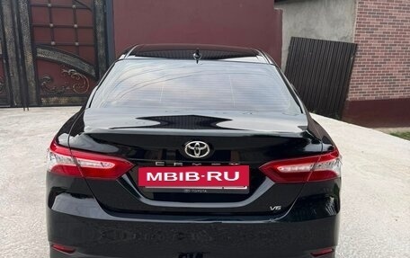 Toyota Camry, 2018 год, 2 650 000 рублей, 2 фотография