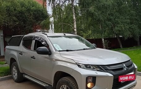 Mitsubishi L200 IV рестайлинг, 2021 год, 2 270 000 рублей, 2 фотография