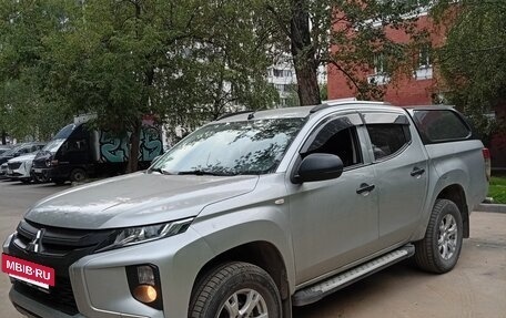 Mitsubishi L200 IV рестайлинг, 2021 год, 2 270 000 рублей, 3 фотография