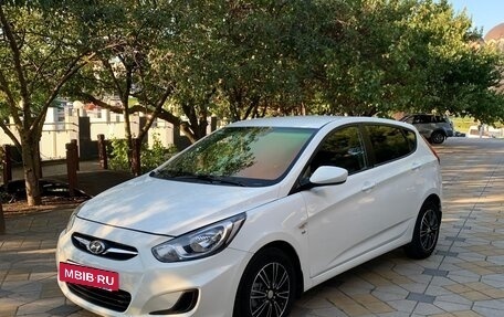 Hyundai Solaris II рестайлинг, 2014 год, 930 000 рублей, 2 фотография