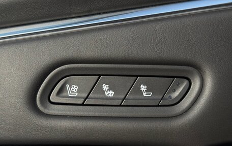 Cadillac Escalade V, 2023 год, 11 080 000 рублей, 26 фотография