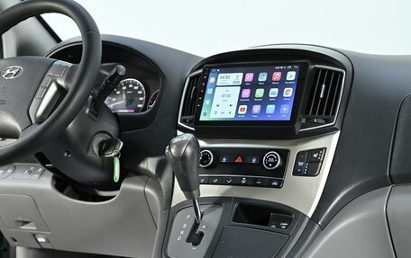 Hyundai Grand Starex Grand Starex I рестайлинг 2, 2017 год, 2 235 000 рублей, 9 фотография