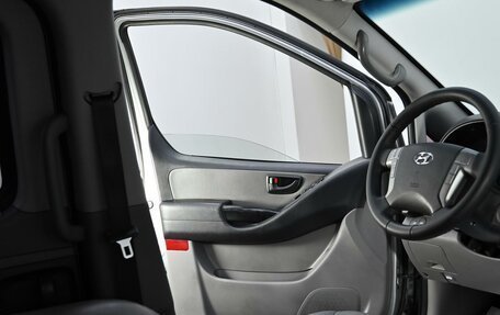 Hyundai Grand Starex Grand Starex I рестайлинг 2, 2017 год, 2 235 000 рублей, 11 фотография