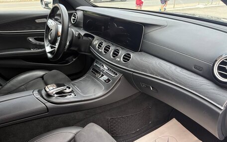 Mercedes-Benz E-Класс, 2018 год, 3 690 000 рублей, 5 фотография