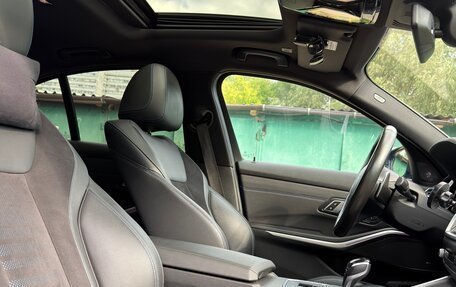 BMW 3 серия, 2018 год, 3 950 000 рублей, 19 фотография