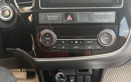 Mitsubishi Outlander III рестайлинг 3, 2018 год, 1 830 000 рублей, 5 фотография
