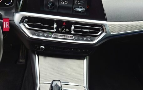 BMW 3 серия, 2019 год, 2 800 000 рублей, 15 фотография