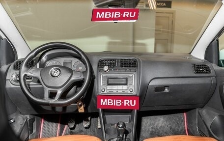Volkswagen Polo VI (EU Market), 2016 год, 700 000 рублей, 18 фотография
