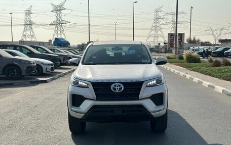 Toyota Fortuner II, 2025 год, 4 930 000 рублей, 2 фотография