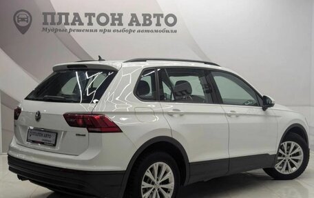 Volkswagen Tiguan II, 2020 год, 2 460 000 рублей, 6 фотография