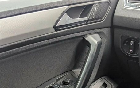Volkswagen Tiguan II, 2020 год, 2 460 000 рублей, 13 фотография