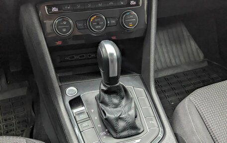 Volkswagen Tiguan II, 2020 год, 2 460 000 рублей, 15 фотография
