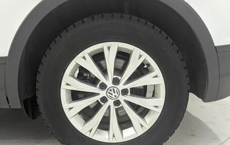 Volkswagen Tiguan II, 2020 год, 2 460 000 рублей, 17 фотография