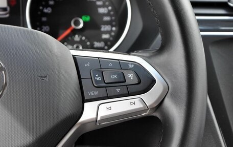 Volkswagen Tiguan II, 2021 год, 2 050 000 рублей, 12 фотография