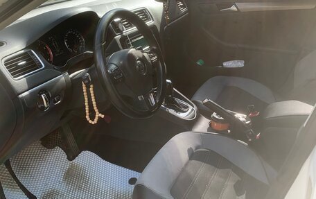 Volkswagen Jetta VI, 2013 год, 620 000 рублей, 10 фотография