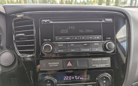 Mitsubishi Outlander III рестайлинг 3, 2018 год, 1 995 000 рублей, 16 фотография