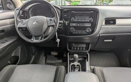Mitsubishi Outlander III рестайлинг 3, 2018 год, 1 995 000 рублей, 20 фотография