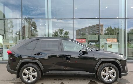 Toyota RAV4, 2020 год, 2 990 000 рублей, 5 фотография