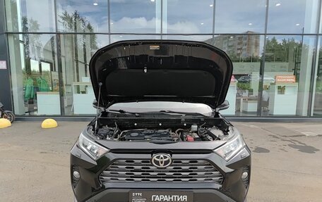 Toyota RAV4, 2020 год, 2 990 000 рублей, 11 фотография