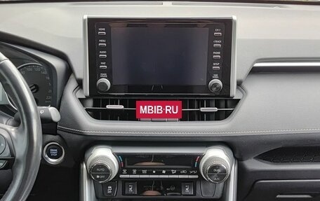 Toyota RAV4, 2020 год, 2 990 000 рублей, 18 фотография