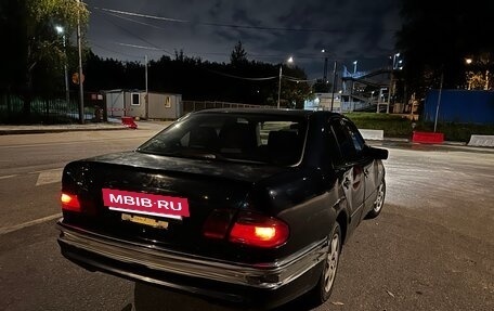 Mercedes-Benz E-Класс, 1999 год, 220 000 рублей, 5 фотография