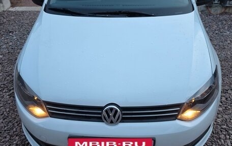 Volkswagen Polo VI (EU Market), 2015 год, 850 000 рублей, 2 фотография