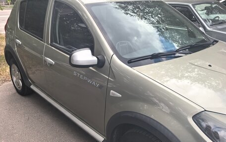 Renault Sandero I, 2012 год, 659 000 рублей, 2 фотография