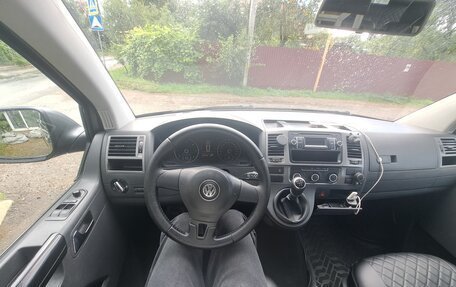 Volkswagen Caravelle T5, 2014 год, 2 000 000 рублей, 19 фотография