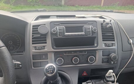 Volkswagen Caravelle T5, 2014 год, 2 000 000 рублей, 21 фотография
