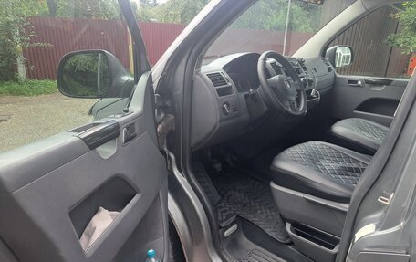 Volkswagen Caravelle T5, 2014 год, 2 000 000 рублей, 24 фотография