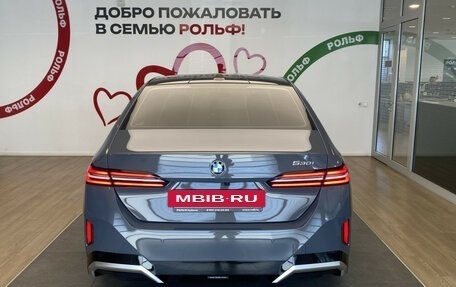 BMW 5 серия, 2024 год, 6 900 000 рублей, 6 фотография