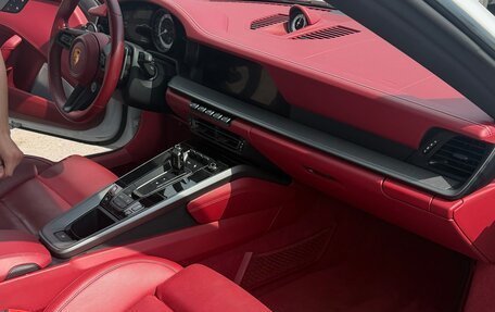 Porsche 911, 2021 год, 15 000 000 рублей, 12 фотография