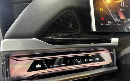 BMW 7 серия, 2025 год, 14 700 000 рублей, 28 фотография