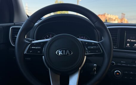 KIA Sportage IV рестайлинг, 2018 год, 2 100 000 рублей, 15 фотография