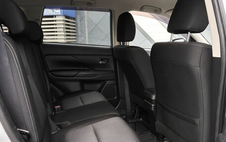 Mitsubishi Outlander III рестайлинг 3, 2018 год, 1 878 000 рублей, 7 фотография