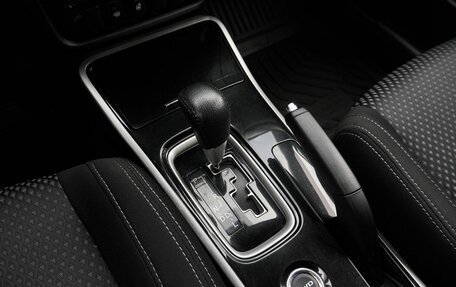 Mitsubishi Outlander III рестайлинг 3, 2018 год, 1 878 000 рублей, 10 фотография