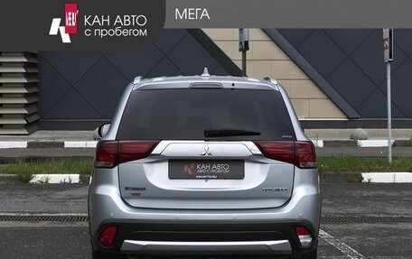 Mitsubishi Outlander III рестайлинг 3, 2018 год, 1 878 000 рублей, 4 фотография