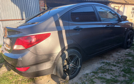 Hyundai Solaris II рестайлинг, 2011 год, 620 000 рублей, 7 фотография