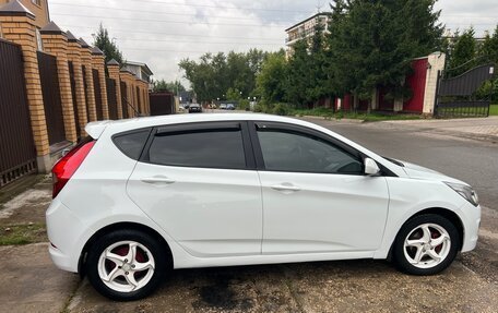 Hyundai Solaris II рестайлинг, 2016 год, 720 000 рублей, 3 фотография