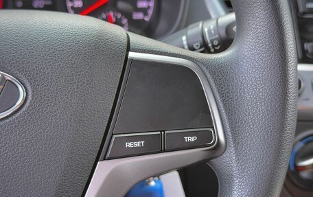 Hyundai Solaris II рестайлинг, 2017 год, 999 000 рублей, 17 фотография