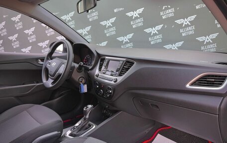 Hyundai Solaris II рестайлинг, 2017 год, 999 000 рублей, 23 фотография