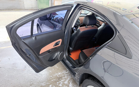 Chevrolet Cruze II, 2013 год, 800 000 рублей, 10 фотография