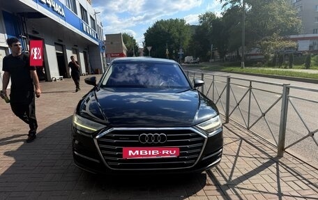 Audi A8, 2018 год, 3 100 000 рублей, 2 фотография