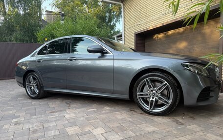 Mercedes-Benz E-Класс, 2019 год, 2 990 000 рублей, 9 фотография