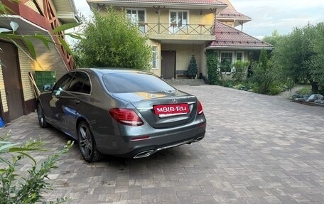 Mercedes-Benz E-Класс, 2019 год, 2 990 000 рублей, 10 фотография