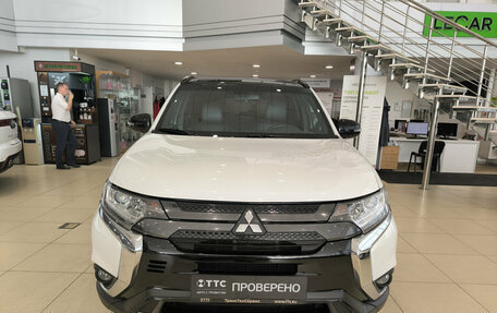 Mitsubishi Outlander III рестайлинг 3, 2021 год, 2 700 000 рублей, 6 фотография