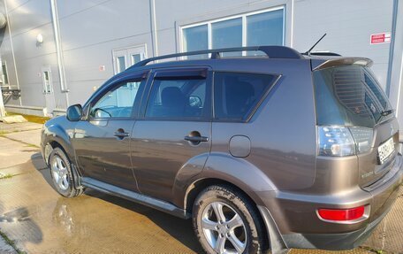 Mitsubishi Outlander III рестайлинг 3, 2011 год, 1 100 000 рублей, 3 фотография