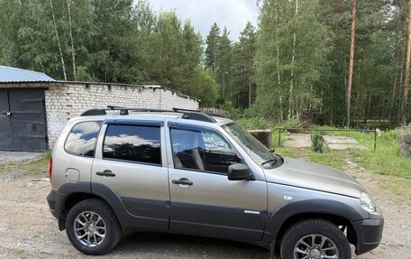 Chevrolet Niva I рестайлинг, 2012 год, 470 000 рублей, 4 фотография