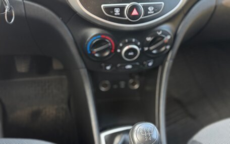 Hyundai Solaris II рестайлинг, 2013 год, 670 000 рублей, 9 фотография