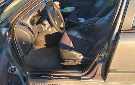 Renault Laguna II, 2004 год, 380 000 рублей, 6 фотография